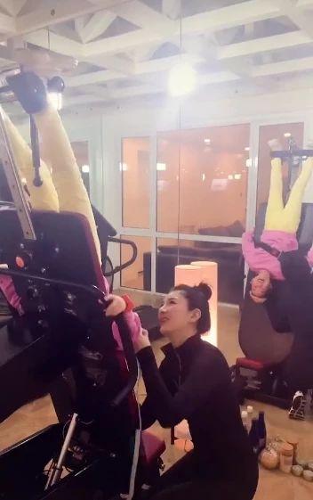 撸啊撸女儿在线视频,揭秘虚拟世界中的青春成长故事